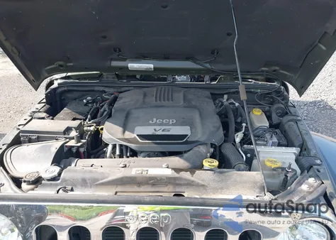 2015 Jeep Wrangler Unlimited Sahara из США, поврежденный, VIN 1C4BJWEG2FL770349